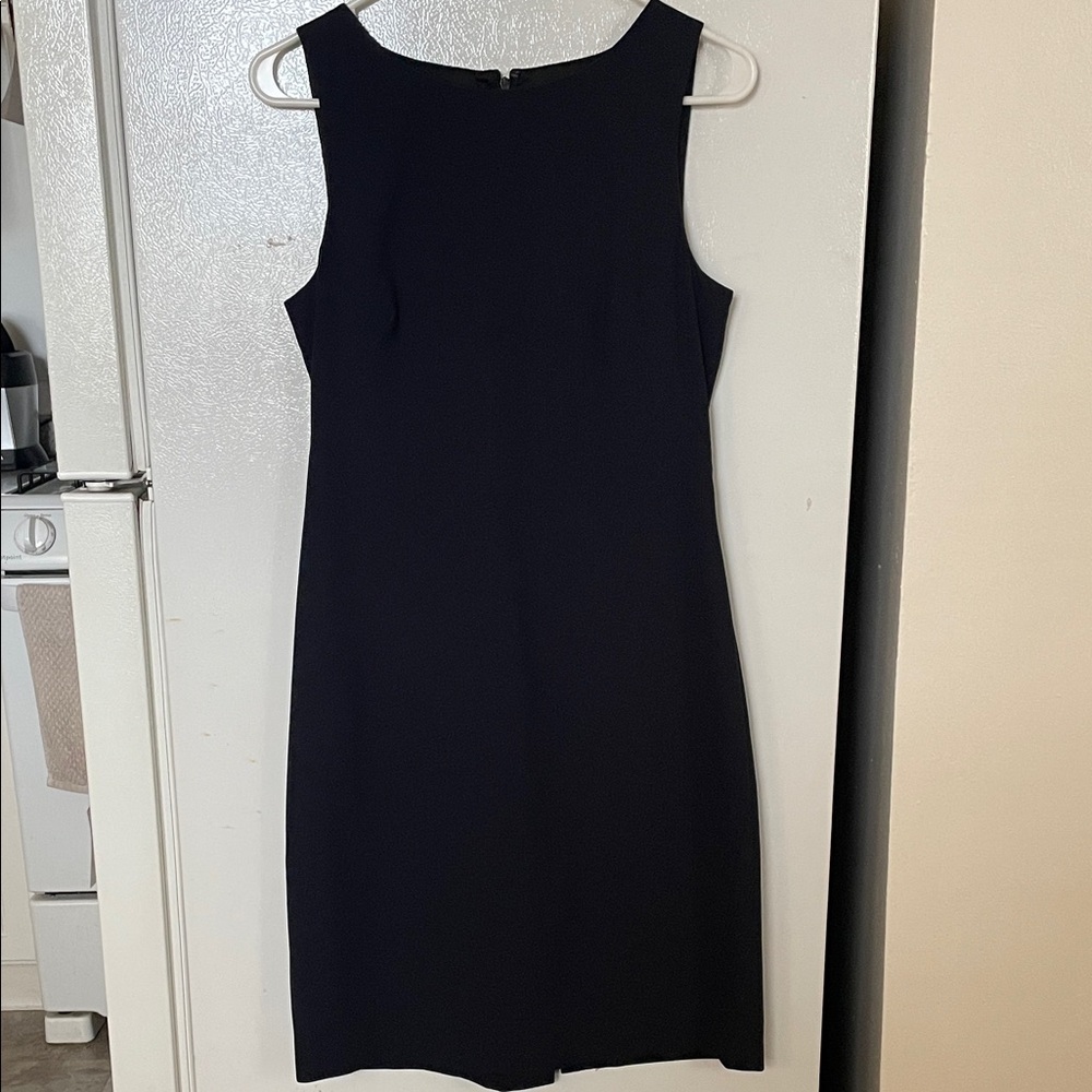 Theory Size 8 Navy Sleeveless Wool Shell Dress Modern Academia Everyday‎ Classic
